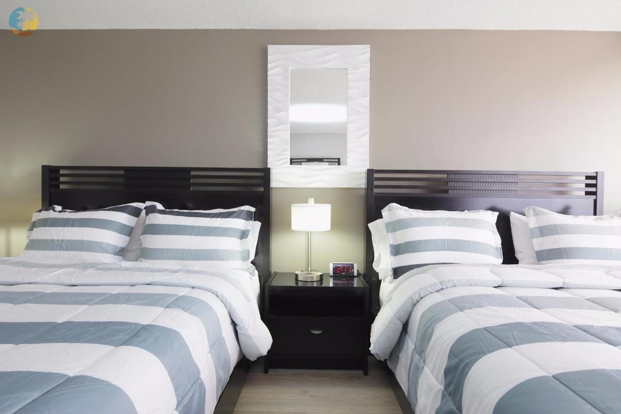 Deluxe Beach Resort - Hora Rentals ميامي بيتش المظهر الخارجي الصورة