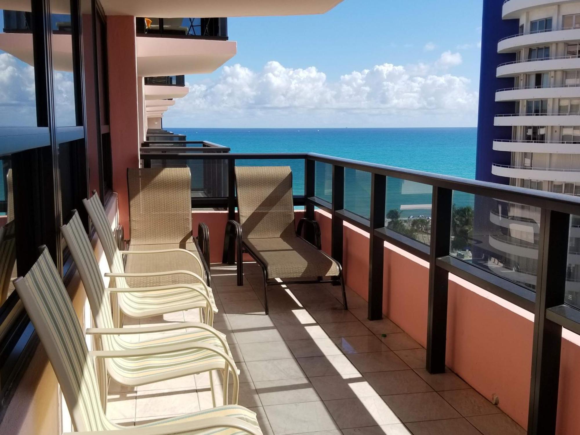 Deluxe Beach Resort - Hora Rentals ميامي بيتش المظهر الخارجي الصورة