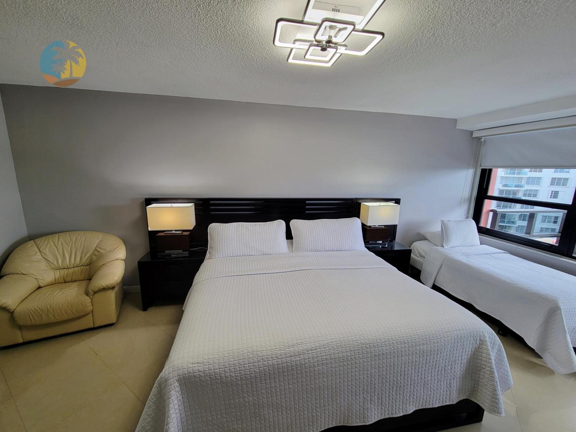 Deluxe Beach Resort - Hora Rentals ميامي بيتش المظهر الخارجي الصورة