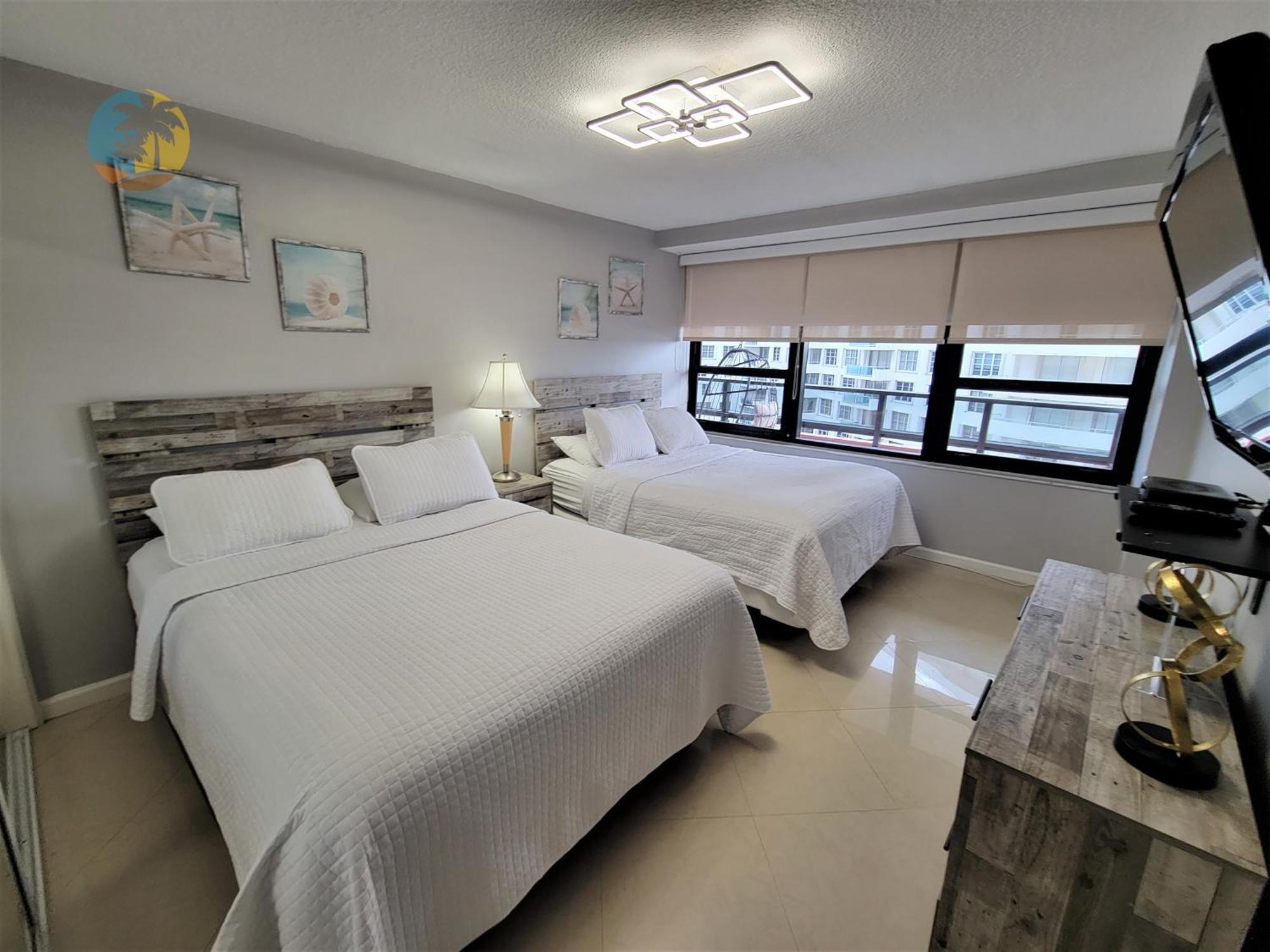 Deluxe Beach Resort - Hora Rentals ميامي بيتش المظهر الخارجي الصورة