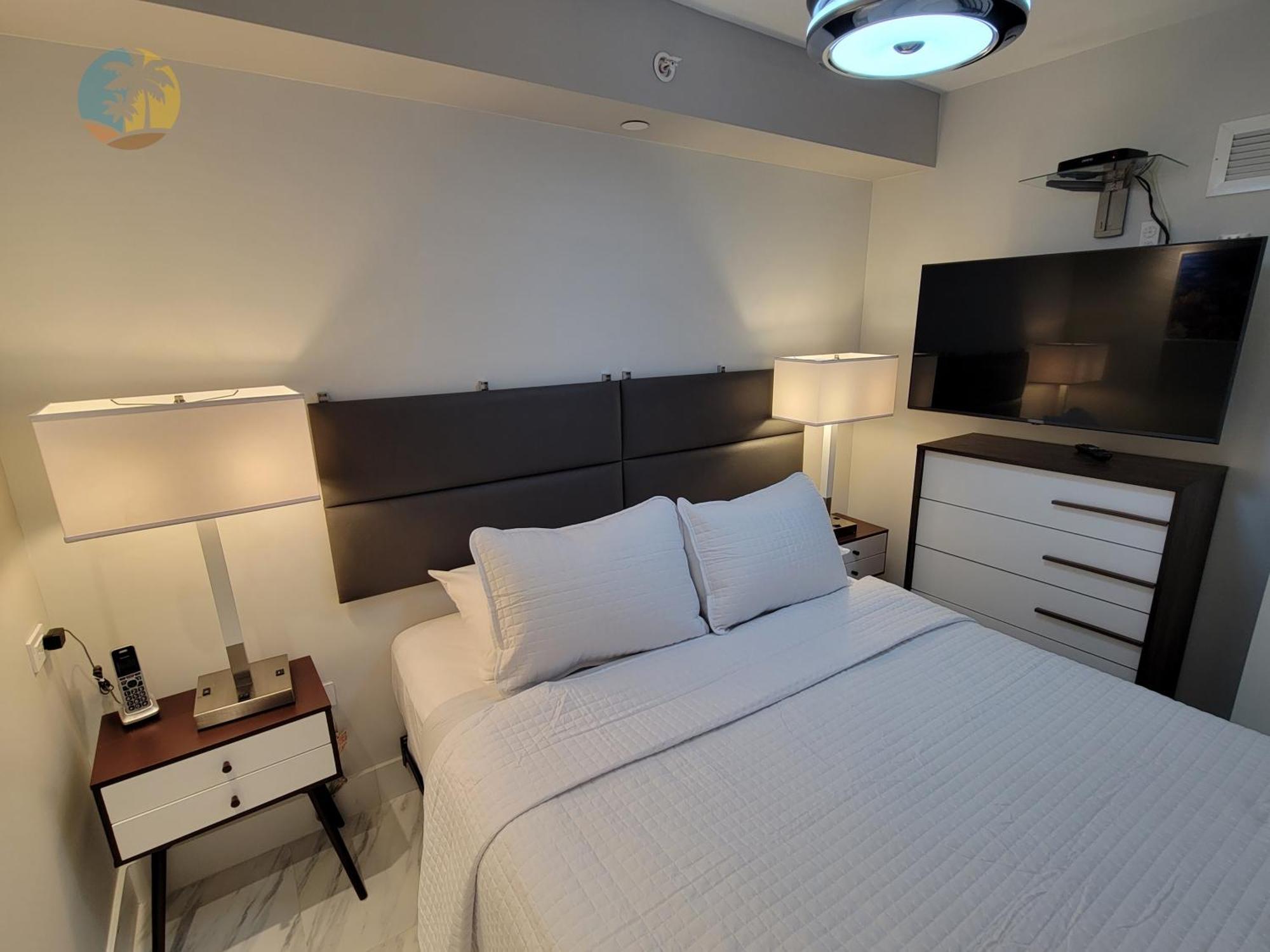 Deluxe Beach Resort - Hora Rentals ميامي بيتش الغرفة الصورة